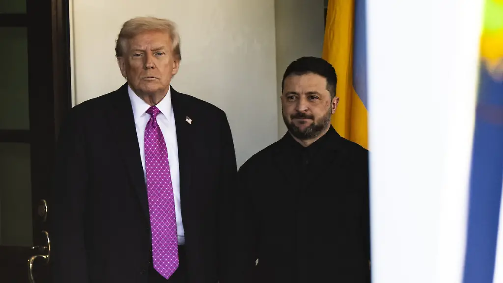 United-States-President-Donald-J-Trump-greets-President-Volodymyr-Zelenskyy-of-Ukraine-at-the-West-Wing-Lobby-entrance-of-the-White-House-in-Washington-DC-USA-on-Friday-October-17-2025