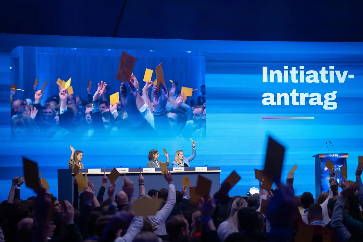 Abstimmung-Initiativantrag-zur-Debatte-ueber-die-Rente