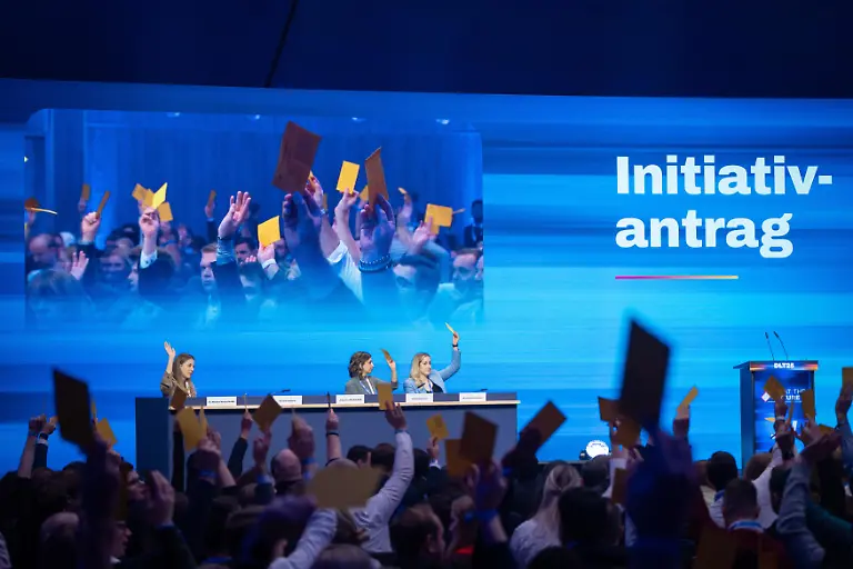 Abstimmung-Initiativantrag-zur-Debatte-ueber-die-Rente