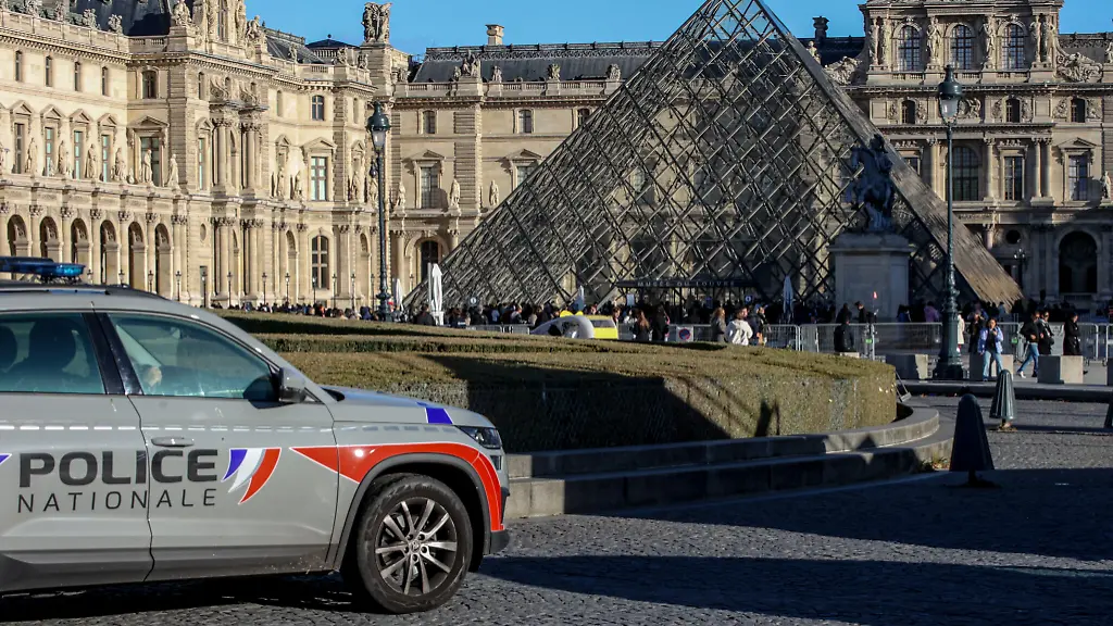November-2-2025-Saint-Ouen-Paris-France-The-administrative-inquiry-launched-after-the-Louvre-burglary-reveals-a-chronic-underestimation-of-the-risks-of-intrusion-according-to-Rachida-Dati