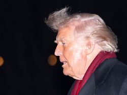 US-Kampfansage an Europa: Fürs Geld unterstützt Trump auch offiziell Rassisten