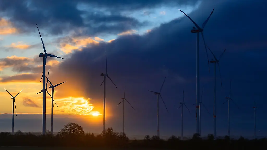 Kontroverse-Debatte-im-Parlament-ueber-die-Windenergie