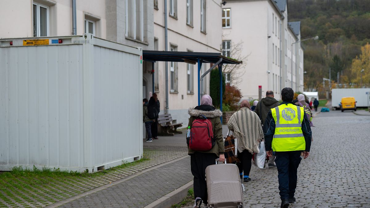 80-Cent-pro-Stunde-Erste-Gro-stadt-will-Arbeitspflicht-f-r-Asylbewerber-einf-hren