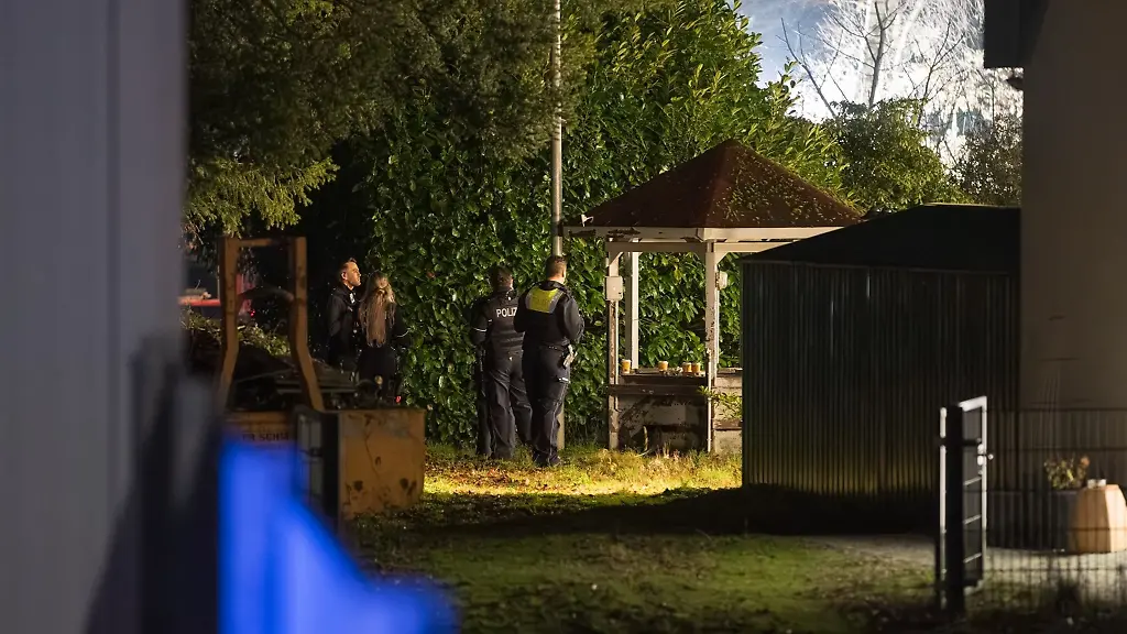 Nach-einem-Raubueberfall-wird-ein-Taeter-bei-der-Festnahme-schwer-verletzt