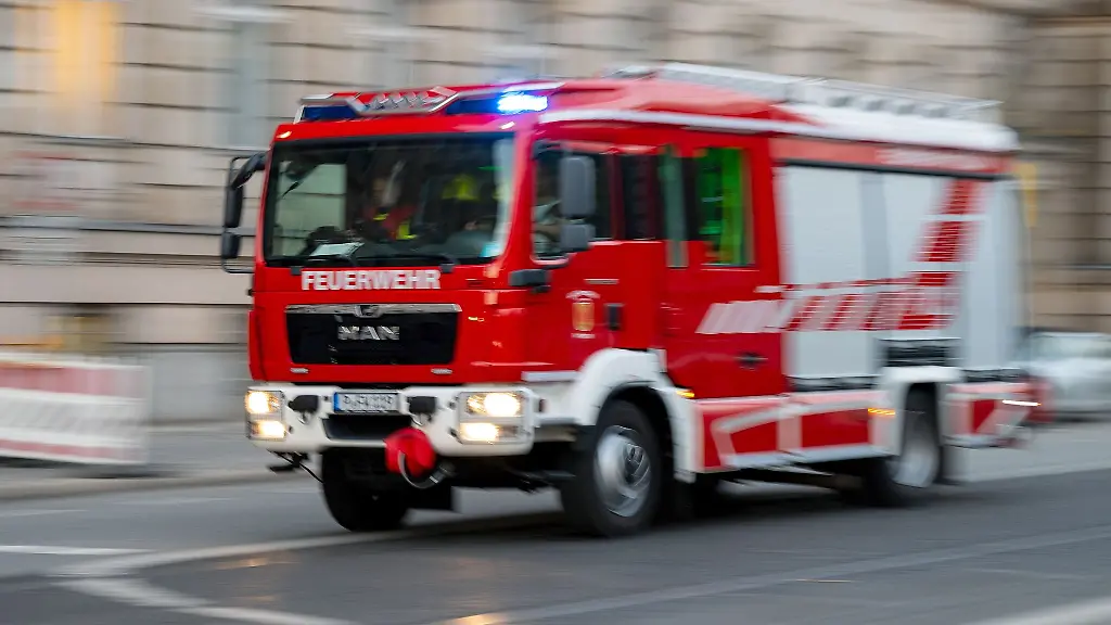 Bei-einem-Brand-in-Lossburg-ist-eine-Person-schwer-verletzt-worden