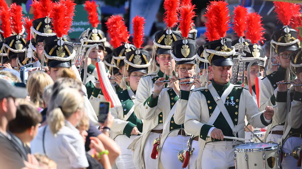 2027-wird-der-Tag-der-Sachsen-erstmals-im-Juni-gefeiert-und-kehrt-nach-30-Jahren-nach-Plauen-zurueck