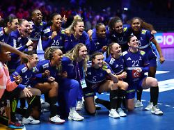 Medaillentanz mit dem Weltmeister: Das deutsche Handball-Märchen ist zum Greifen nah