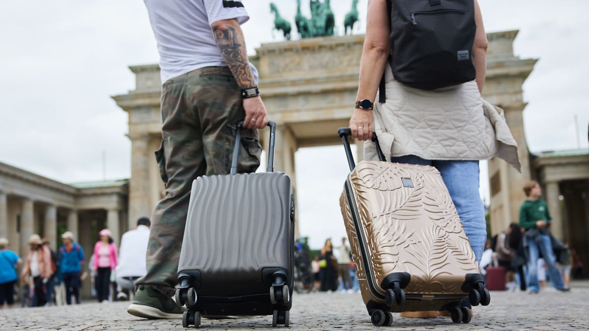 Tourismus-auf-Rekordkurs-Hotels-in-Deutschland-melden-mehr-bernachtungen-dank-Inlandsg-sten