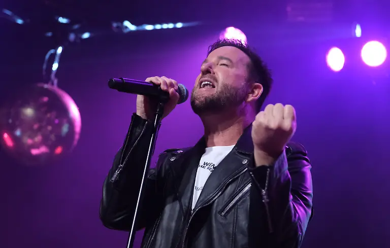 Schlagersaenger-Michael-Wendler-bei-seinem-Konzert-auf-dem-Leipziger-Oktoberfest-Seit-ueber-zehn-Jahren-wird-im-Herbst-in-der-Eventlocation-gefeiert