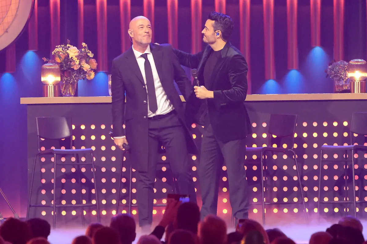 Der-Graf-von-Unheilig-und-Giovanni-Zarrella-in-der-ZDF-Musikshow-Die-Giovanni-Zarrella-Show-live-aus-der-Messe-Offenburg-Offenburg-22-11