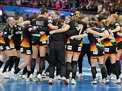 Medaillentanz mit dem Weltmeister: Das deutsche Handball-Märchen ist zum Greifen nah