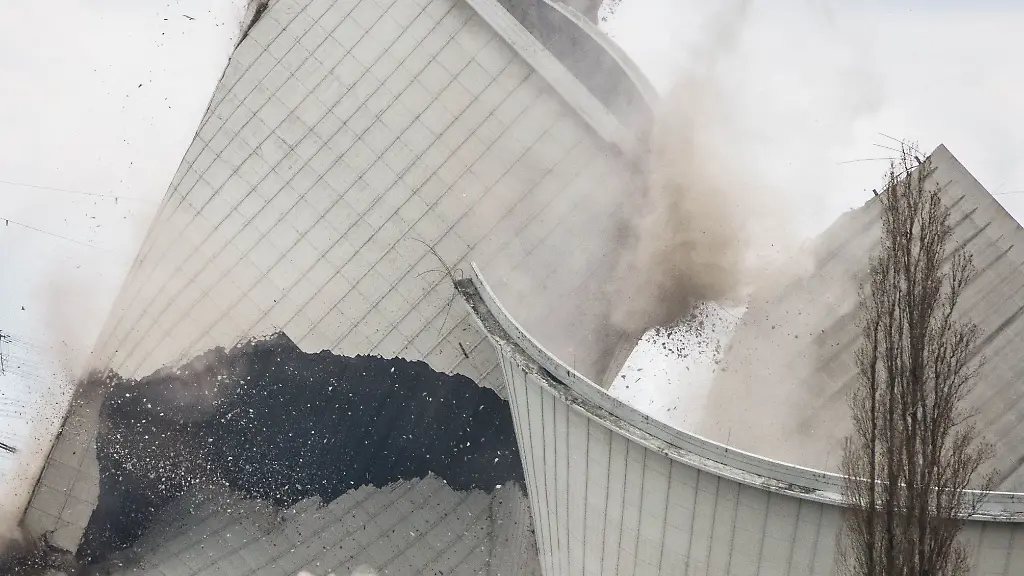 Die-ersten-Tuerme-wurden-2023-abgerissen