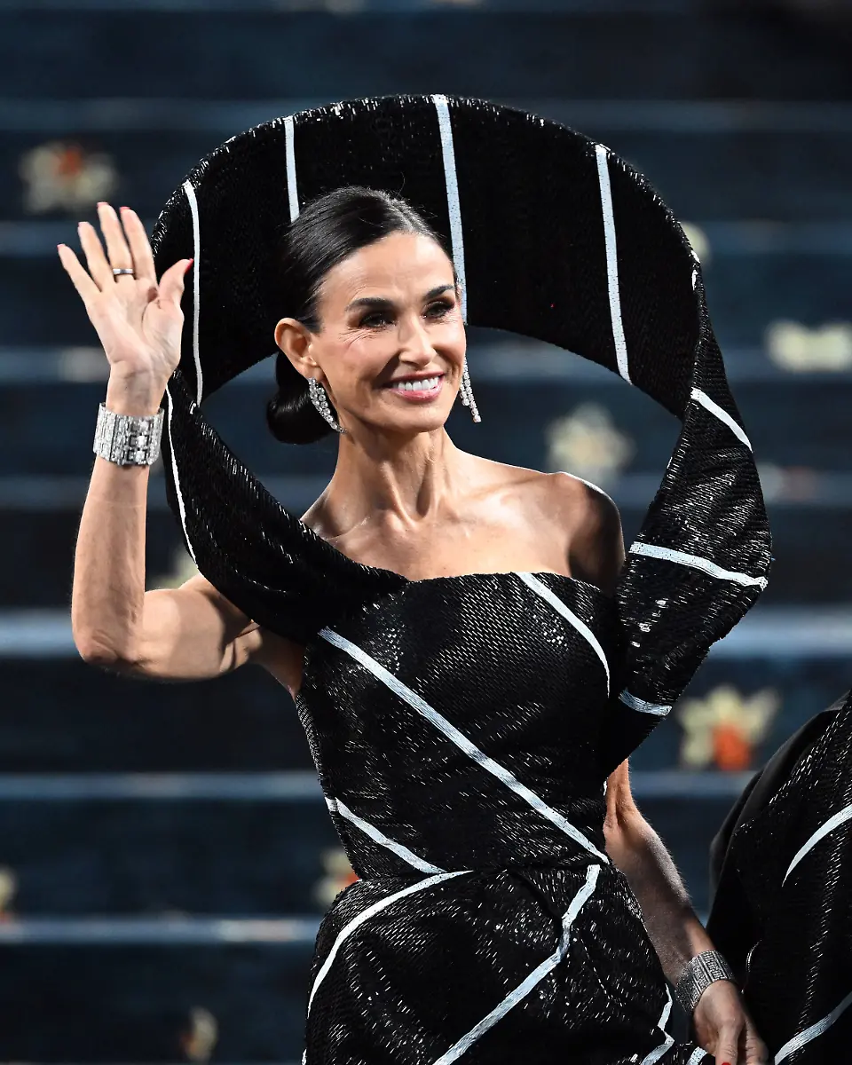 Demi-Moore-Arrives-at-the-Met-Gala-2025-in-New-York-City-Featuring-Demi-Moore-Where-New-York-City-New-York-United-States-When-06-May-2025-Credit-Elder-Ordonez-INSTARimages-EDITORIAL-USE-ONLY-NOT-FOR-USE-BY-NEWSPAPERS-BASED-IN-THE-UK