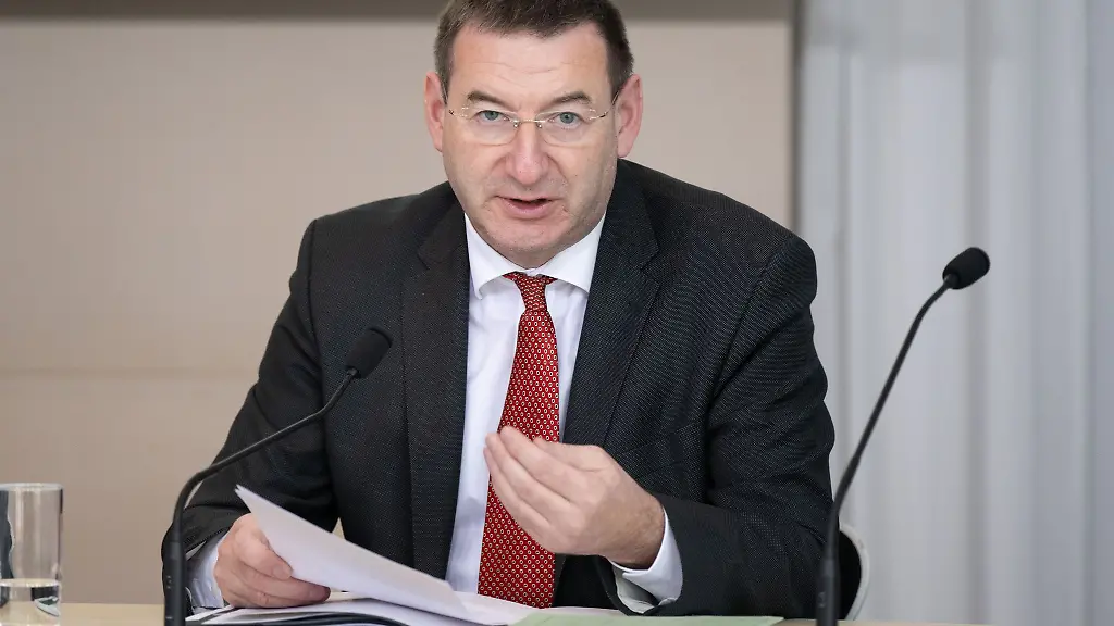 Rechnungshofpraesident-Jens-Michel-mahnt-den-Freistaat-Sachsen-zu-einer-soliden-Haushaltspolitik