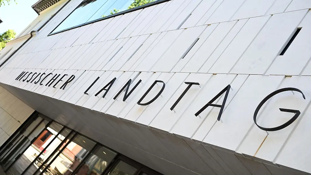 Gesetzesaenderungen-sollen-den-hessischen-Landtag-vor-Verfassungsfeinden-schuetzen