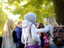 "Freiheit von Mädchen schützen": Österreich verbietet Kopftuch für unter 14-Jährige in Schulen