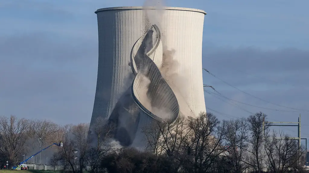 Der-dritte-Kuehlturm-ist-Geschichte