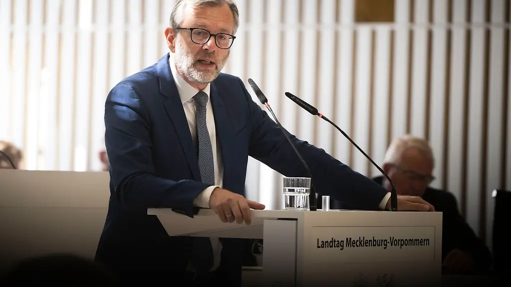 Digitale-Angriffe-nehmen-zu-warnt-Finanz-und-Digitalisierungsminister-Heiko-Geue-SPD