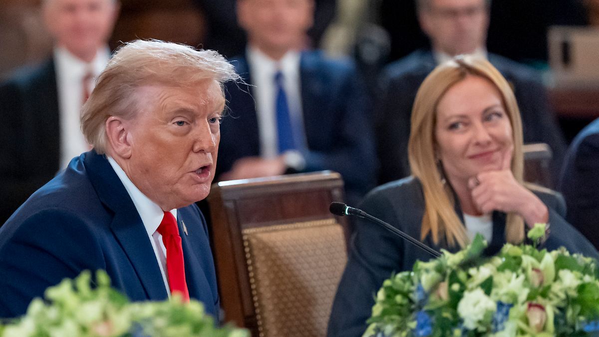 -Aus-der-EU-herausl-sen-Trump-will-Europa-spalten-und-mit-Italien-f-ngt-er-an