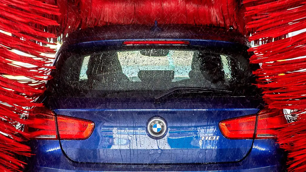 Im-Nachbarland-Hessen-kann-das-Auto-auch-an-Sonn-und-Feiertagen-gewaschen-werden-in-Rheinland-Pfalz-nicht