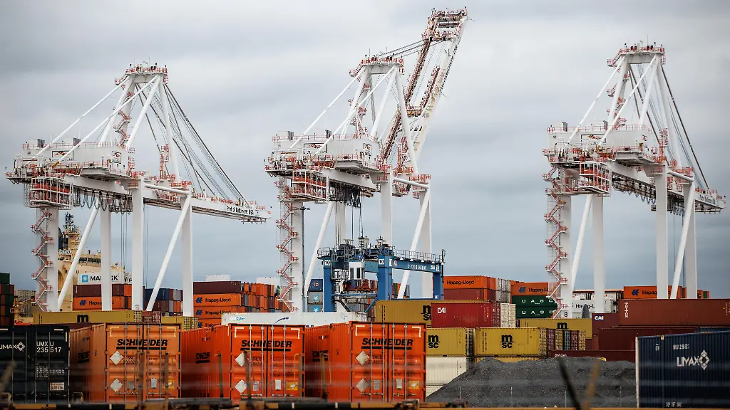 Ship-to-shore-cranes-are-seen-at-the-Port-of-Baltimore-on-August-1-2025-in-Baltimore-Maryland-U-S-President-Trump-signed-a-new-executive-order-that-imposes-tariffs-of-10-41-on-dozens-of-countries-as-well-as-increasing-tariffs-on-Canada-from-25-to-35-and-Brazil-from-10-to-50