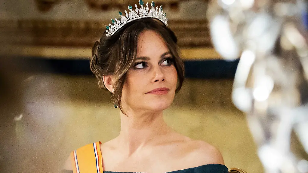 2022-10-11-21-45-26-STOCKHOLM-Prinzessin-Sofia-beim-Staatsbankett-im-koeniglichen-Palast-waehrend-eines-dreitaegigen-Staatsbesuchs-aus-den-Niederlanden-in-Schweden-Waehrend-des-Staatsbanketts-hielten-beide-Staatsoberhaeupter-Reden