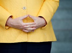 "Passt nicht mehr so richtig": Merkel nimmt Abschied von der "Raute"