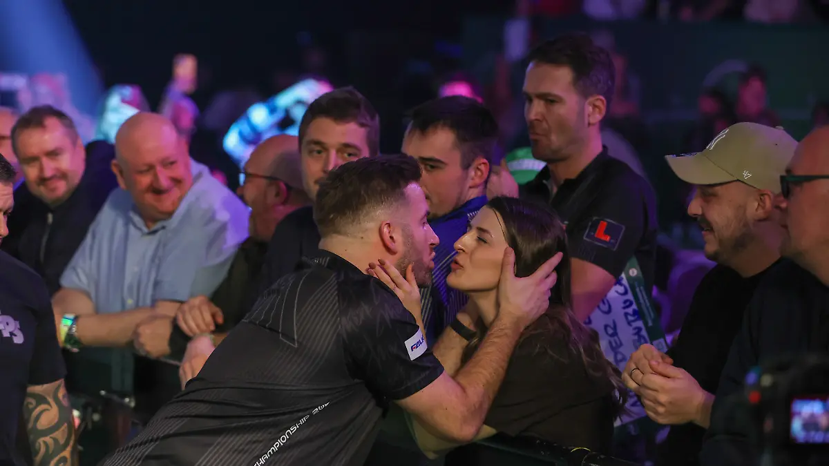 11th-December-2025-Alexandra-Palace-London-England-2025-PDC-Paddy-Power-World-Darts-Championship-Day-One-Arno-Merk-greets-friends-and-family-as-he-is-introduced-to-the-crowd-for-his-match-against-Kim-Huybrechts