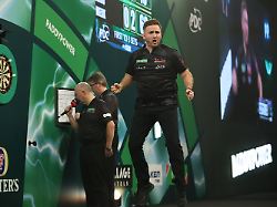 Knaller auf größter Darts-Bühne: WM-Debütant Merk siegt und nimmt jetzt "Pub auseinander"