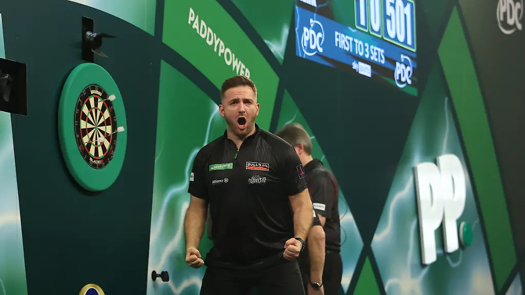 11th-December-2025-Alexandra-Palace-London-England-2025-PDC-Paddy-Power-World-Darts-Championship-Day-One-Arno-Merk-celebrates-winning-a-set-against-Kim-Huybrechts