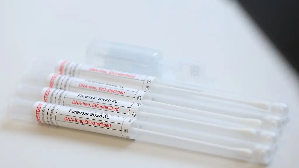 Die-beteiligten-Kliniken-erhalten-Sets-fuer-die-vertrauliche-Spurensicherung-und-schicken-anschliessend-Proben-und-Beweismittel-nach-Halle