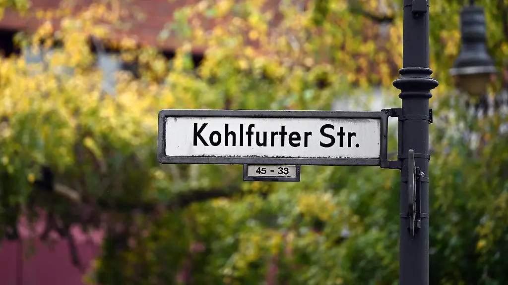 Die-Kohlfurter-Strasse-in-Berlin-Kreuzberg-wird-umbenannt-und-erinnert-kuenftig-an-die-Rabbinerin-Regina-Jonas