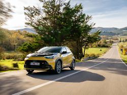 Das Fast-Dreiliter-Auto: Erste Fahrt im 20.000-Euro-Hybrid Toyota Aygo X