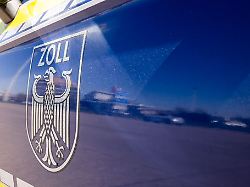 Baden-Württemberg: Zoll findet rund 34 Kilogramm Marihuana in Reisebus