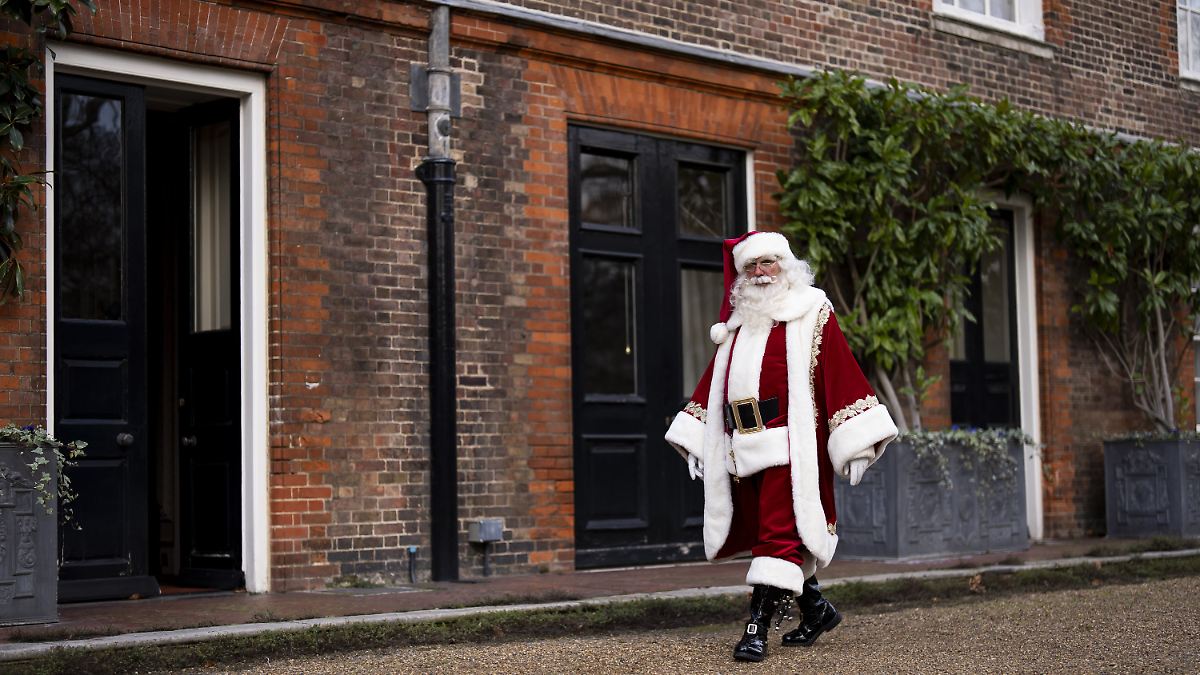 Wei-er-Bart-roter-Mantel-Hat-Coca-Cola-wirklich-den-Weihnachtsmann-erfunden-