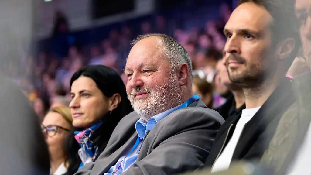 Handball-Frauen-WM-Viertelfinale-Deutschland-Brasilien-DHB-Praesident-Andreas-Michelmann-Dortmund-Westfalenhalle-Nordrhein-Westfalen-Deutschland-Handball-Womens-World-Championship-quarter-final-Germany-Brazil-DHB-President-Andreas-Michelmann-Dortmund-Westfalenhalle-North-Rhine-Westphalia-Germany