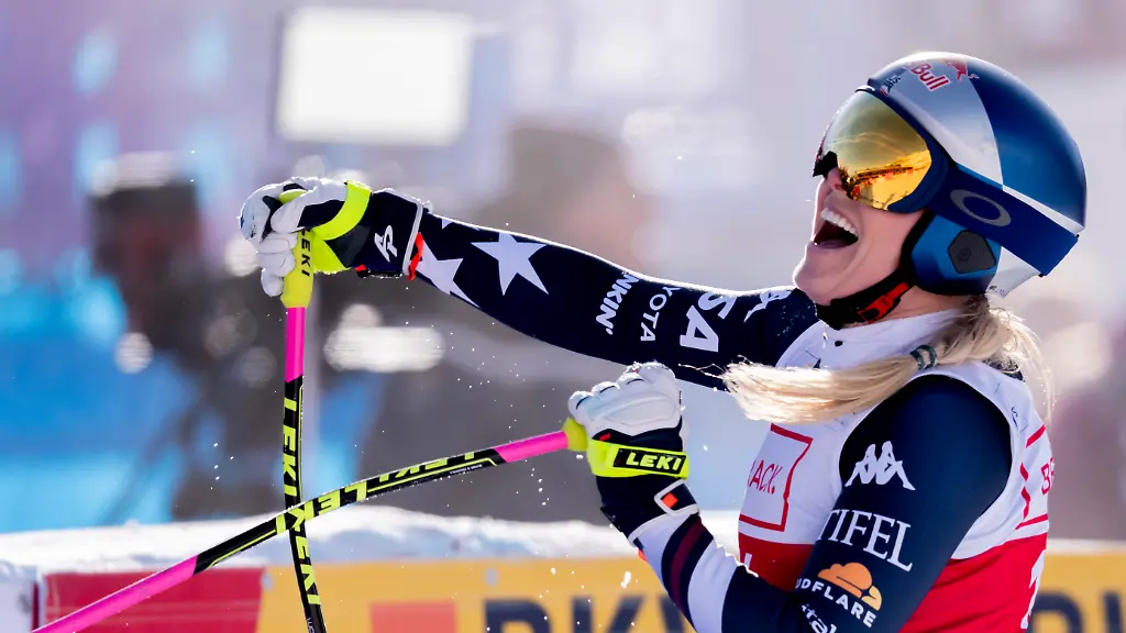 Ski-Alpin-Weltcup-Frauen-Lindsey-Vonn-USA-reagiert-im-Zielraum-waehrend-des-Abfahrtsrennens-der-Damen