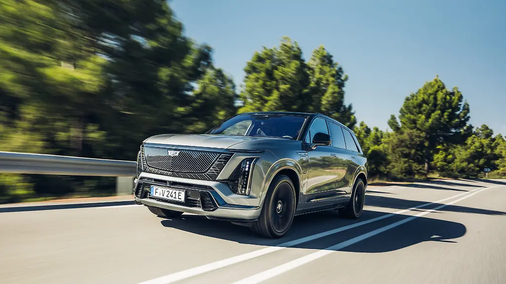 Der-Cadillac-Vistiq-faellt-vor-allem-auf-europaeischen-Strassen-auf