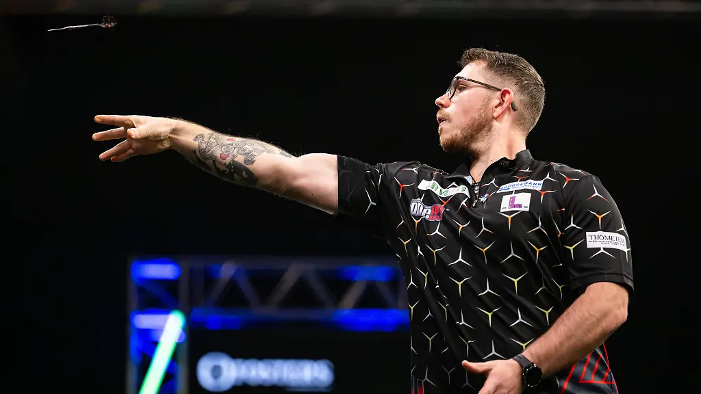 RECORD-DATE-NOT-STATED-13th-November-2025-WV-Active-Aldersley-Wolverhampton-Midlands-England-2025-PDC-Mr-Vegas-Grand-Slam-of-Darts-Lukas-Wenig-in-action-on-the-oche-in-his-second-round-match-against-Niko-Springer-PUBLICATIONxNOTxINxUK-GodfreyxPitt