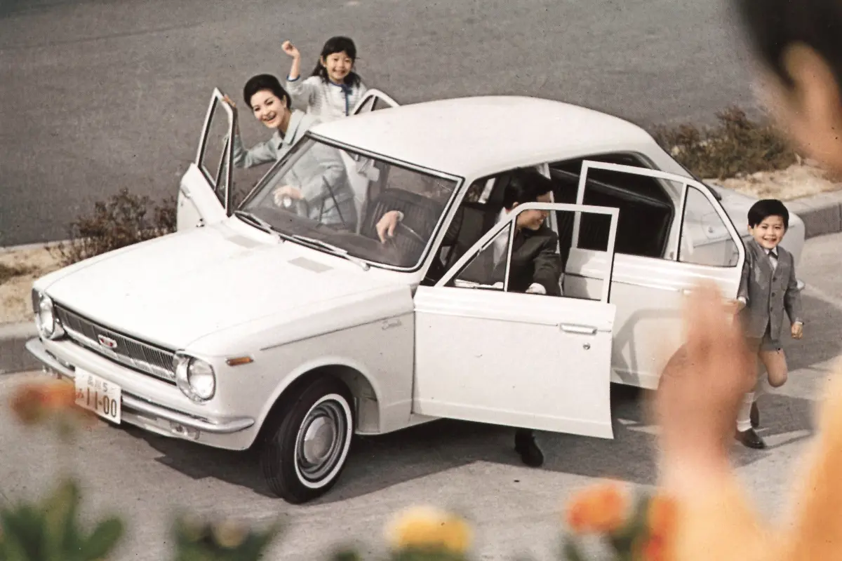 Meistverkaufter-Pkw-aller-Zeiten-Der-Toyota-Corolla-ueberholte-ab-1966-alle-auch-VW-Kaefer-und-Golf