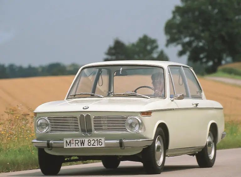 Kompakt-schnell-und-Premium-Der-BMW-1600-2-debuetierte-1966-als-erster-Vertreter-der-legendaeren-02-Reihe-die-1975-vom-BMW-3er-abgeloest-wurde
