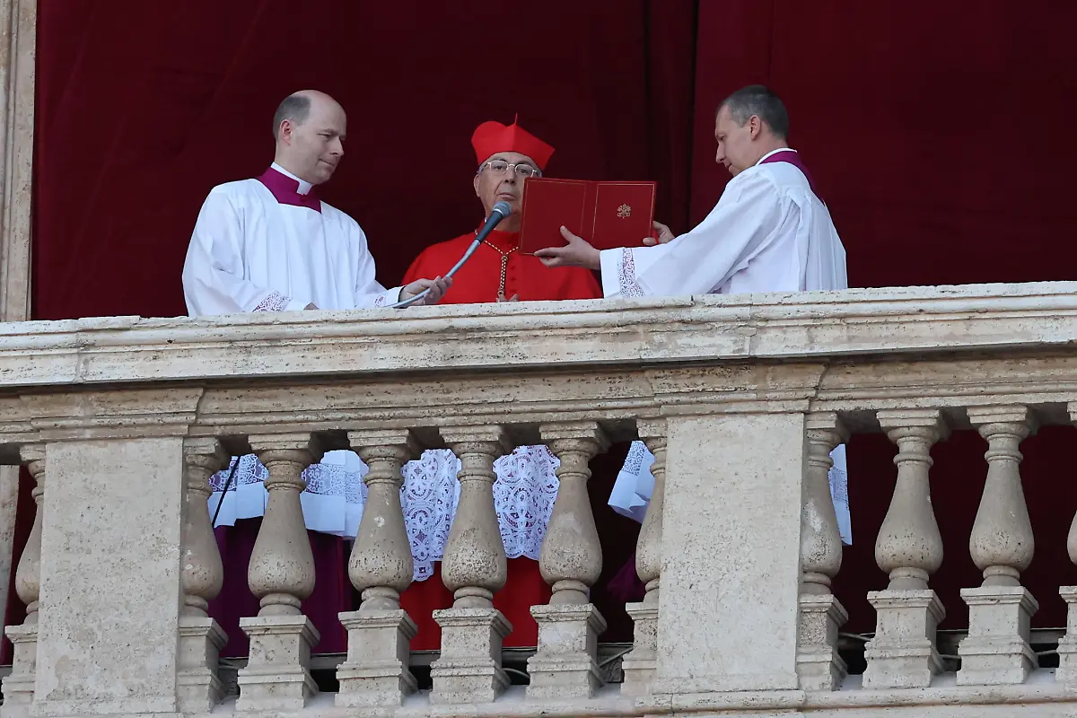 Rome-Italy-08-05-2025-Cardinal-Dominique-Mamberti-announces-the-new-pope-The-new-pontiff-appears-on-the-central-balcony-of-St-Peter-s-Basilica-Pope-Leo-XIV-American-Cardinal-Robert-Francis-Prevost-successor-to-Pope-Francis