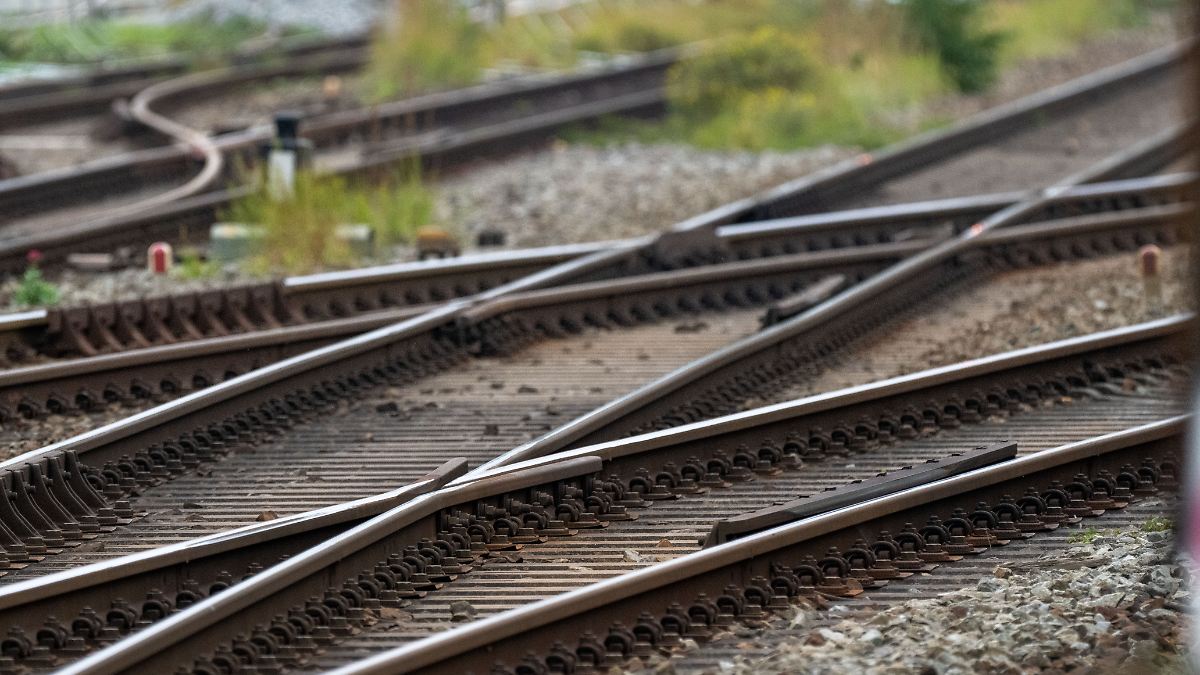 G-terverkehr-besonders-betroffen-Schienenmaut-steigt-weniger-stark-als-bef-rchtet