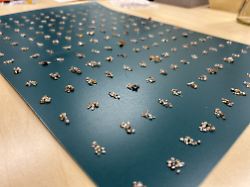 Doppelter Boden im Koffer: Zoll erwischt Passagier mit Tausenden Diamanten im Handgepäck