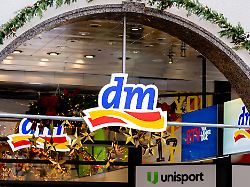Schlupfloch übers Ausland : Drogeriekette dm startet eigene Online-Apotheke