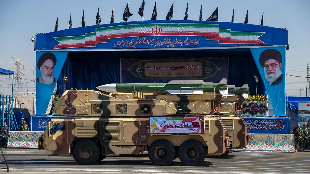 Sevom-e-Khordad-Missile-is-exhibited-in-Iran-s-Army-Day-parade-that-coincides-with-the-day-the-Iran-Iraq-war-started-on-September-22-2018