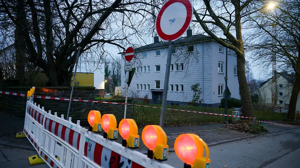 Der-Boden-ist-an-mehreren-Stellen-abgesackt
