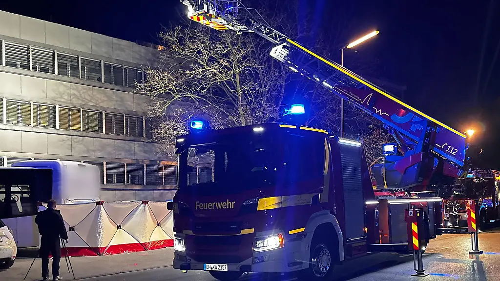 Ein-Linienbusfahrer-hat-einen-14-Jahre-alten-Fahrradfahrer-in-Kamen-im-Kreis-Unna-ueberfahren-und-toedlich-verletzt