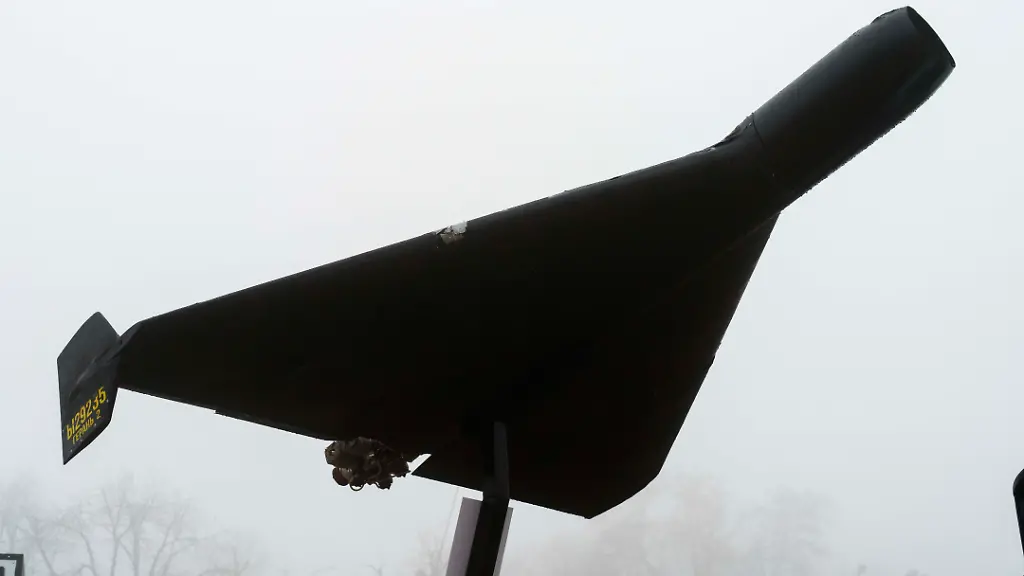 November-23-2025-Kyiv-Kyiv-City-Ukraine-A-Shahed-type-drone-a-Russian-made-Geran-2-is-displayed-along-destroyed-Russian-tanks-and-equipment-and-destroyed-Ukrainian-civilian-vehicles-displayed-on-Mykhailivska-square-in-Kyiv-Shahed-type-drones-enter-Ukrainian-airspace-almost-every-single-night-often-hundreds-of-them-at-once