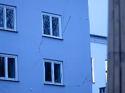 Nordrhein-Westfalen: Risse entdeckt - Weiteres Gebäude in Wuppertal gesperrt